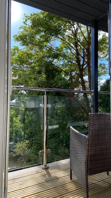 Modern Central Flat With Balcony & Free Parking On-Site Bournemouth Exterior foto